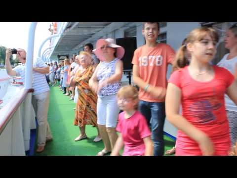 Видео: Гимн туристов теплохода "Две столицы". Рейс 19.07 - 30.07