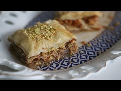 Видео: Пахлава С Грецкими Орехами и Тесто Фило - Рецепт от Эгине - Heghineh Cooking Show in Russian