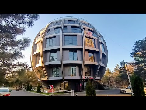 Видео: Прогулка по Бишкеку. Обзор Ошского рынка.