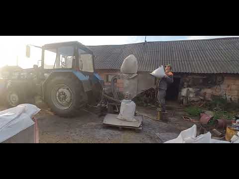 Видео: Лучшая мельница ДКУ от ВОМ МТЗ. Зернодробилка молотковая от трактора.