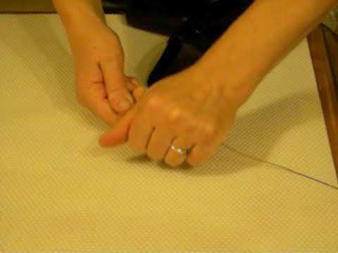 Видео: Как навощить нитки самостоятельно