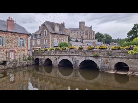 Видео: Французское захолустье...городок LAMBALLE, Bretagne