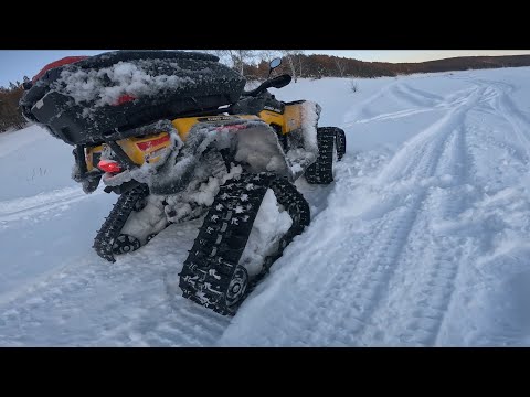 Видео: Квадроцикл BRP Can Am Outlander 800 по снегу, гусеницы Apache. Река не застывает, еле смог выехать