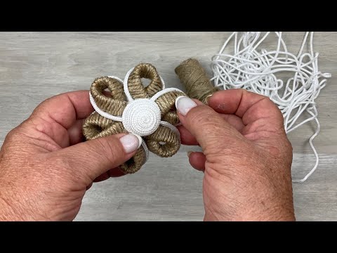Видео: DIY 🤲Как сделать оригинальную вазу из клеенки и джута. Декор дома.🤲