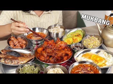 Видео: Готовка Mukbang :) Острая тушеная курица и вкуснейшие гарниры.