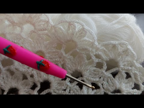 Видео: вязание крючком простой треугольный шаль / учебник для начинающих