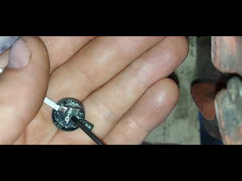 Видео: Не работает тахометр Мерседес 814 1990 г.в. Ремонт тахометра.