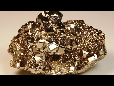 Видео: ПИРИТ. СТИХИЯ ОГНЯ, СИЛЬНЕЙШИЙ МИНЕРАЛ!!!!