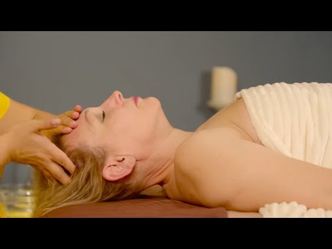 Видео: asmr Ажар показывает как проводить уход и МАССАЖ СУХОЙ и ТОНКОЙ кожи ЛИЦА. Много ТИХОГО ГОЛОСА!