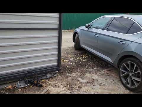 Видео: Забор из НС-20 профлиста в горизонт + откатные ворота с OZON