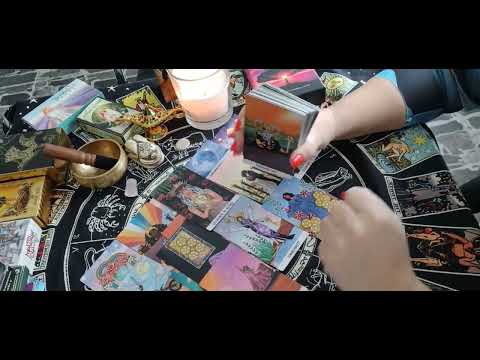 Видео: 👀 Следи ли ви 🙉 Ревнува ли ви 👨‍🦰🫦🙆 Любимият човек ❤️🎯⚡️