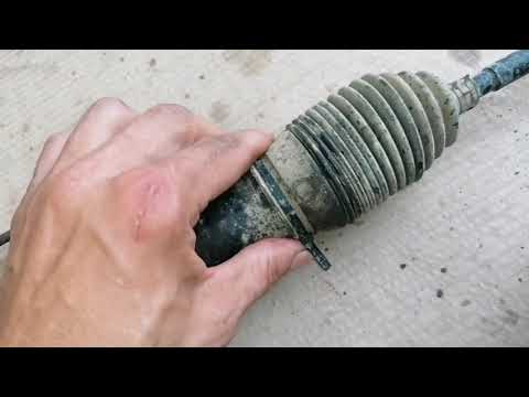 Видео: Mitsubishi pajero io замена рулевой рейки на контрактную.