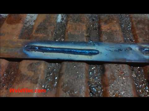 Видео: Наплавка валика в нижнем положении (учимся сварке электродом)