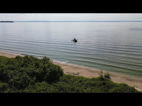 Видео: ДОМ НА ОСТРОВЕ! На моторной лодке на необитаемый остров