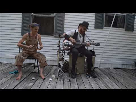 Видео: Ангелы на небесах - Крис Родригес и Ложка Леди