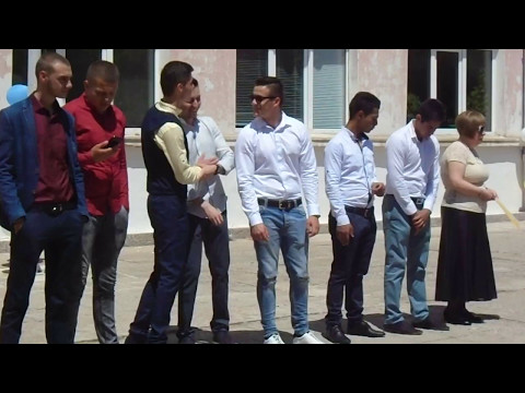 Видео: Zapadno.com: Абитуриенти от Випуск '2017 на СУ "Васил Левски" - Брезник - 1 част