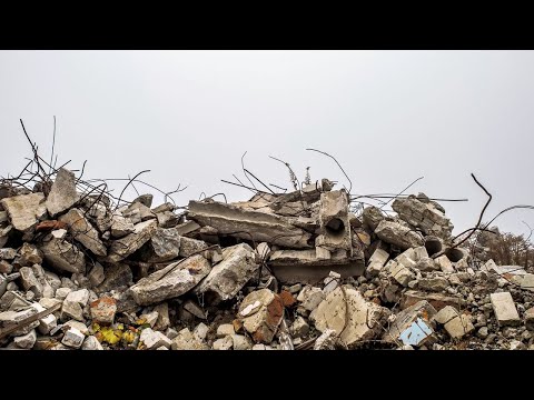 Видео: СВАЛКА БЕТОНА! ДОЛБИМ БЕТОН, СОБИРАЕМ АРМАТУРУ ПОД МОСТАМИ! Коп металлолома