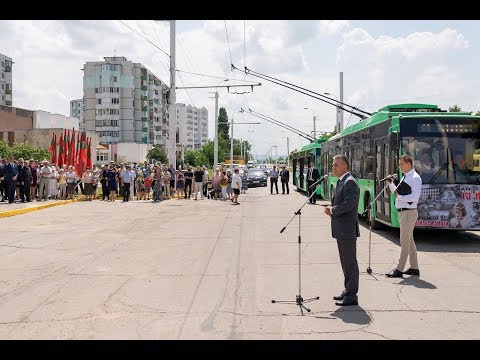 Видео: Президент посетил открытие новой троллейбусной линии в г. Бендеры
