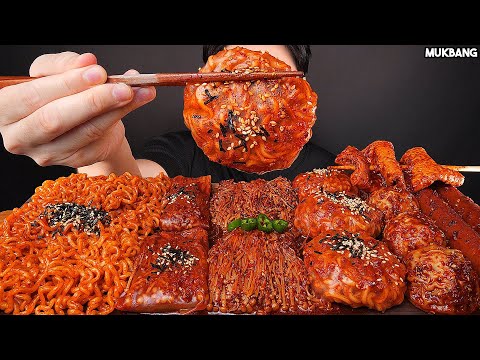 Видео: острые грибы и лапша, колбаса SPICY ENOKI MUSHROOMS FIRE NOODLE DUMPLING SAUSAGE EATING ASMR MUKBANG