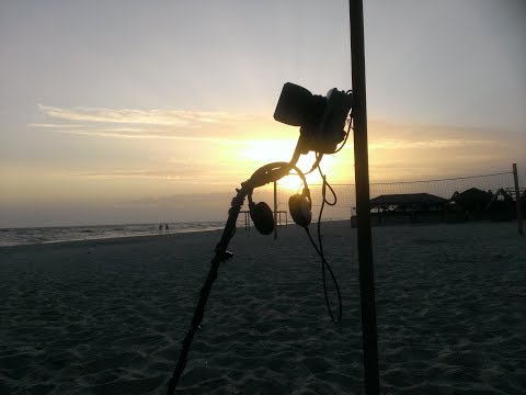 Видео: Пляжный коп на Черном море Minelab Sovereign  Beach metal detecting on Black Sea