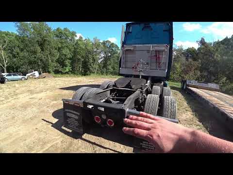 Видео: 53 Upgrade тягача Freigthliner под трал (lowboy) Давид Kamaz Ручная работа