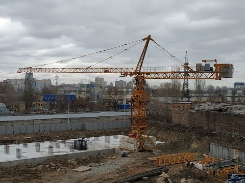 Видео: Монтируем башенный кран. Завершение.