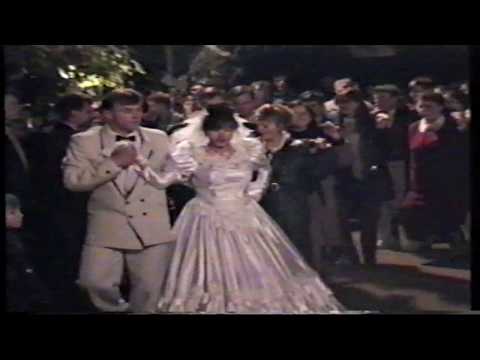 Видео: Танець голубка. Як весело колись було на весіллях!