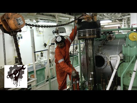 Видео: Моточистка(Overhaul)1-го цилиндра MAN B&W 6S46MC-C .Демонтаж/ВИДЕОДНЕВНИК VLOG№13