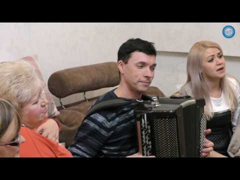 Видео: На скамеечке с подружкой мы сидели вдвоём.Народный ансамбль "Калина" Самарская область.