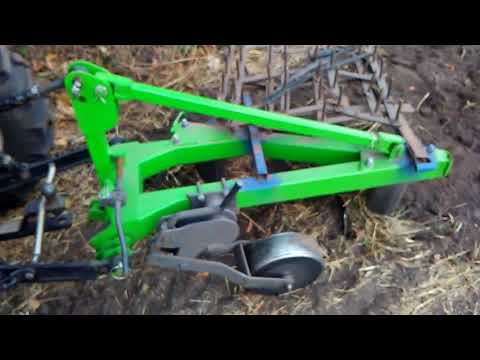 Видео: Пахота під озиму пшеницю плуг (бомет):)