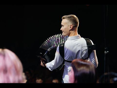 Видео: ГАРМОНИСТ ДАЛ ДЖАЗУ // Павел Фомин и ОРНИ им. В. Гридина