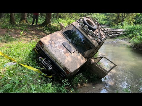 Видео: Нива CAMЕL trophy показала УАЗам !!!