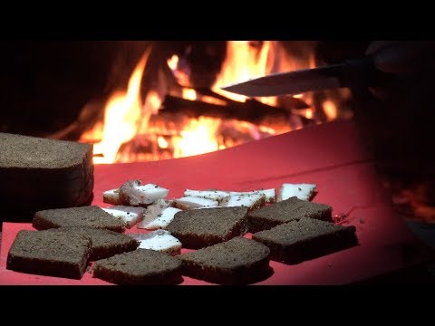 Видео: Одиночное путешествие по реке на каяке | Река Усманка. Морозная ночь в палатке. Щука на костре.