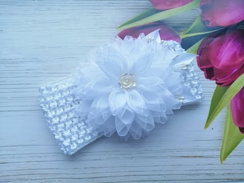 Видео: Повязка на голову для девочек с Цветами из органзы Канзаши / A headband made of ribbons.