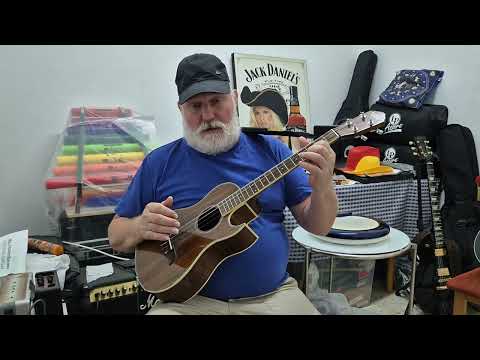 Видео: Баритон-укулеле. Альтернативный строй.