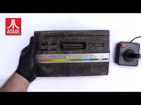 Видео: Я восстановил эту старую консоль Atari 2600 JR и Composite Mod Retro Console Restoration Atari