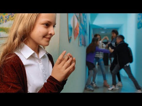Видео: ПОССОРИЛИСЬ из-за НОВОЙ Ученицы!!!