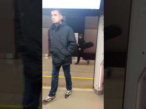 Видео: Осторожно, двери закрываются, следующая станция Нагатинский затон(платформа справа)