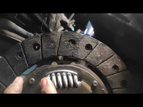 Видео: Выдавило сальник.Снятие коробки.Ситроен Ксара пикассо 1. 8