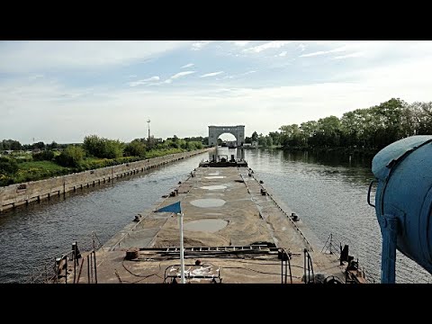 Видео: Проходим шлюз Углич..We pass the Uglich lock..
