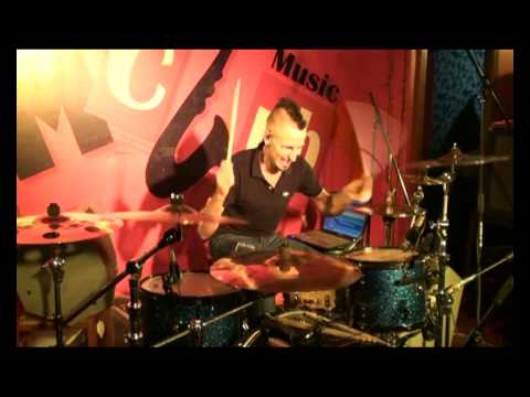 Видео: Elvis Presley"A Little Less Conversation"барабаны-Михаил Козодаев