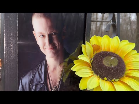 Видео: КАК СЕГОДНЯ ВЫГЛЯДИТ МОГИЛА ИГОРЯ СОРИНА В ДЕНЬ ЕГО РОЖДЕНИЯ | КУЗЬМИНСКОЕ КЛАДБИЩЕ 10.11.2025 