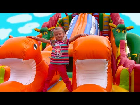 Видео: Развлекательный Центр для Детей с БАТУТАМИ и Горками | Indoor Playground for Kids