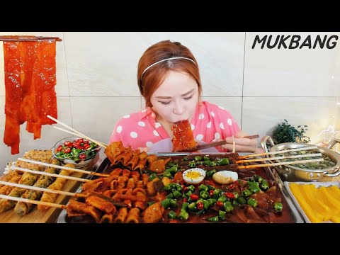 Видео: Субтитры) Spicy tteokbokki [Stir-fried Rice Cake]. Spicy fish cake. Fried Hot peppers. MUKBANG ASMR