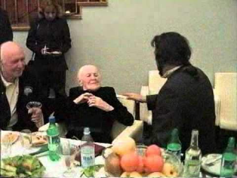 Видео: ВАЛЕРИЙ БАРЫНИН ПОЁТ ИЗАБЕЛЛЕ ЮРЬЕВОЙ