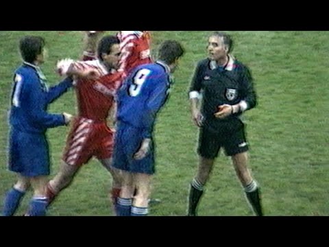 Видео: Спортен Свят след ЦСКА - Левски 2:4 (17.04.1996г.)