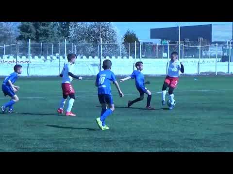 Видео: 27.03.2022г. ДФК Шампион 2013 - ФК Чирпан 2012 (1-во полувреме)