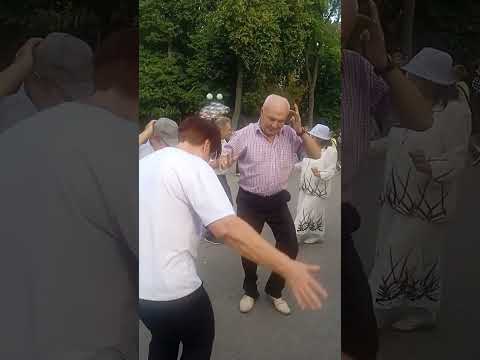 Видео: Вспомним последние денёчки теплой осени! Гомель, парк.