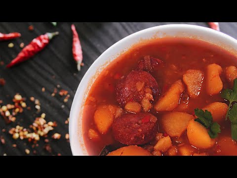 Видео: Patatas a la Riojana - испанское рагу с колбасой Chorizo.