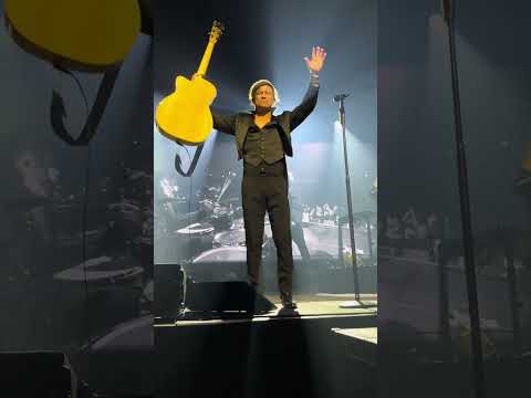 Видео: Би-2 Серебро и Летчик ( Штутгарт 28.2.2025) #би2 #bi2 #би2серебро